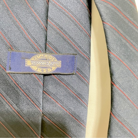 Towncraft Vintage Diagonal Stripe Navy Blue Red Stripes Men's Necktie 3.5" Wide - Picture 4 of 7